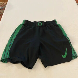 Nike university of Oregon men’s shorts basketball training athletic large